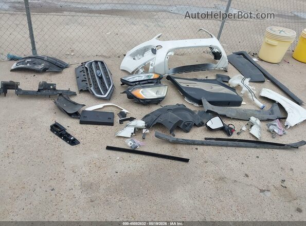 MAJ3P1TE3JC247010 2018 FORD ECOSPORT White Vista del cuadro de instrumentos