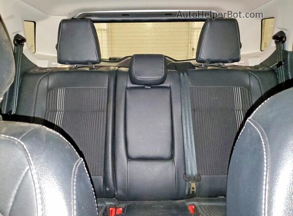 MAJ6S3JLXKC303566 2019 FORD ECOSPORT Серебряный Вид задних сидений
