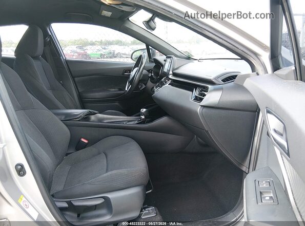 NMTKHMBX2JR032514 2018 TOYOTA C-HR Silver Вид салону спереду