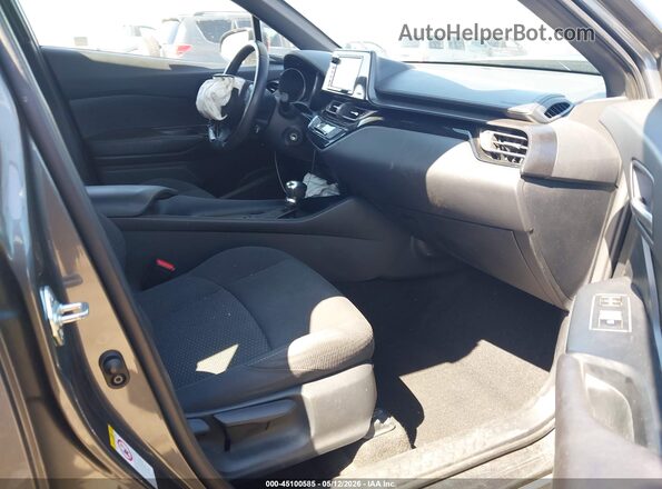 NMTKHMBX2JR053881 2018 TOYOTA LE Gray Vista interior delantera