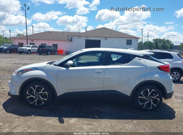NMTKHMBX5JR033236 2018 TOYOTA C-HR White Սալոնի 360 աստիճան տեսք