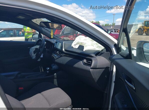 NMTKHMBX5JR033236 2018 TOYOTA C-HR White Սալոնի դիմացի տեսք