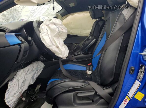 NMTKHMBX5KR094880 2019 TOYOTA C-HR Blue Вид салону спереду