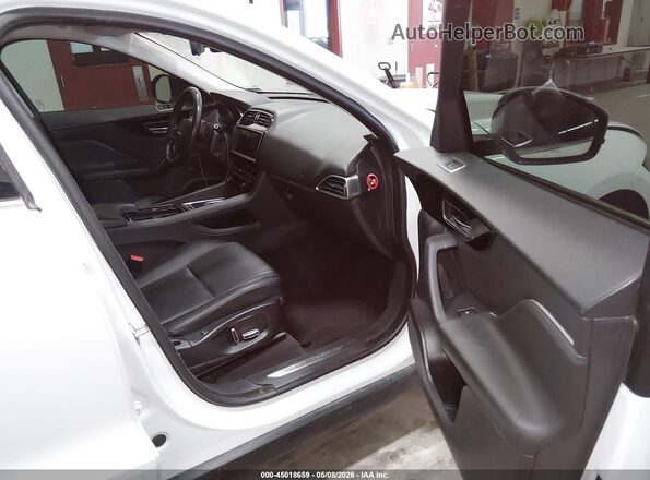 SADCJ2FX7KA397802 2019 JAGUAR F-PACE White 