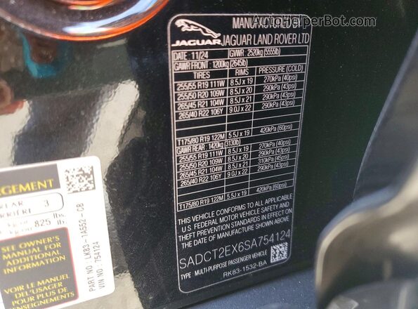 SADCT2EX6SA754124 2025 JAGUAR F-PACE Black Սալոնի 360 աստիճան տեսք