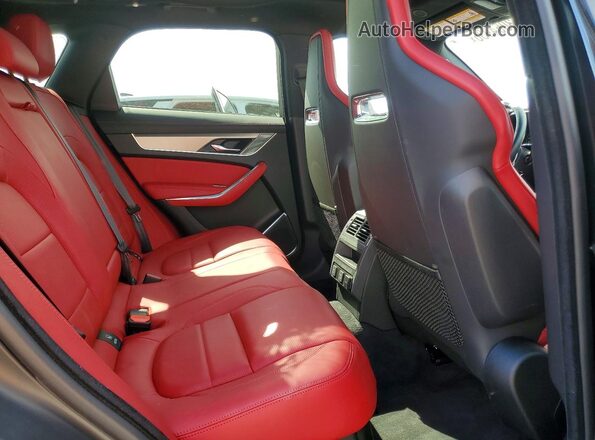 SADCT2EX8SA746980 2025 JAGUAR F-PACE Black Vista interior trasera