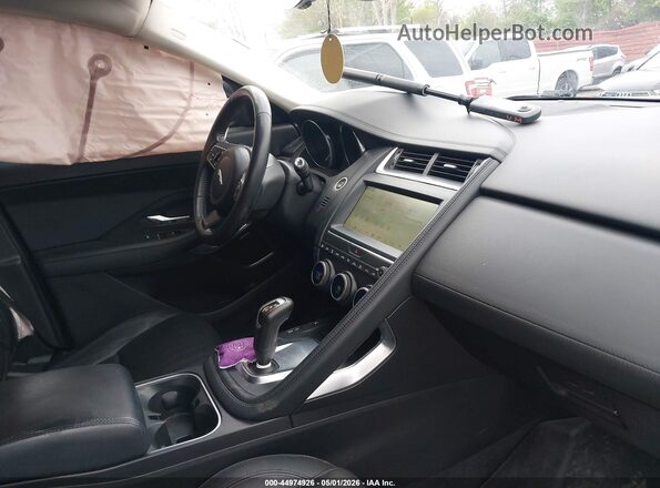SADFJ2FX0J1Z24879 2018 JAGUAR E-PACE Gray Widok wnętrza z przodu