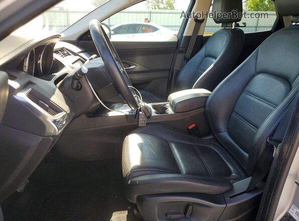 SADFJ2FX5K1Z51433 2019 JAGUAR E-PACE Silver Front interior view