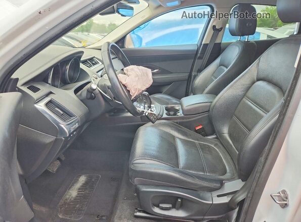 SADFJ2FXXK1Z37883 2019 JAGUAR E-PACE White Vista interior delantera