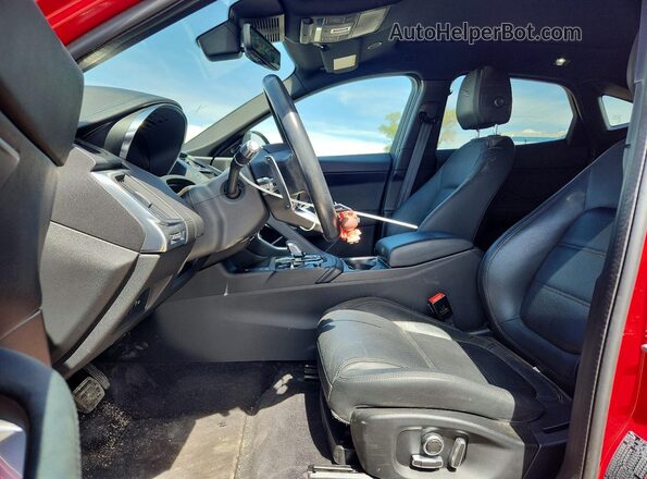 SADFP2FX1N1031074 2022 JAGUAR E-PACE Red Front interior view