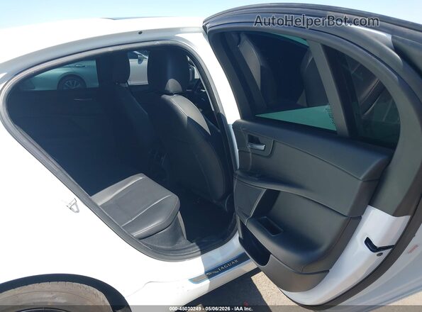 SAJAD4BGXHA965658 2017 JAGUAR XF White Vista de la etiqueta del VIN
