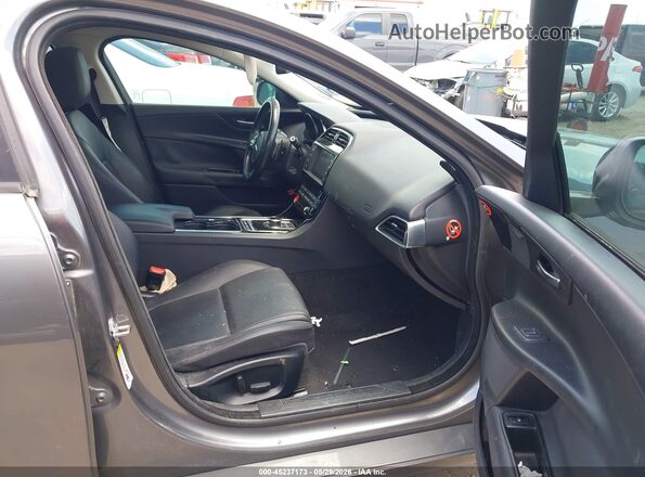 SAJAD4BVXHA971717 2017 JAGUAR XF Gray Vista interior delantera