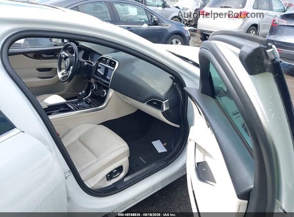 SAJAE4FX1LCP64624 2020 JAGUAR XF White Вид салону спереду