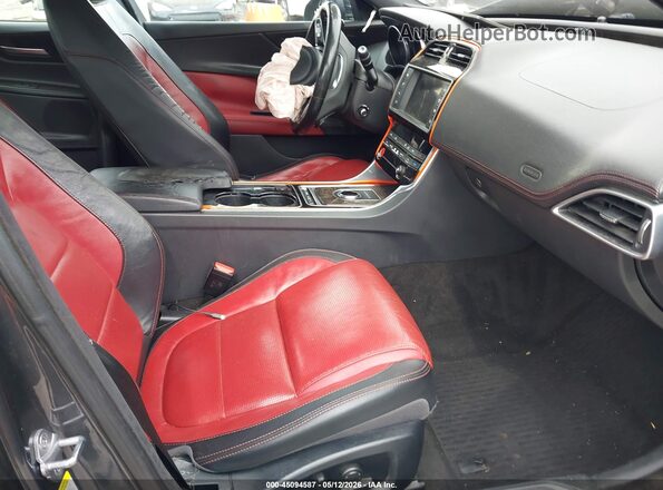 SAJAF4BV3HA975893 2017 JAGUAR XF Серый Вид салона спереди