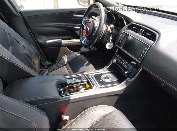 SAJAF4GX5JCP37659 2018 JAGUAR XF White Front interior view