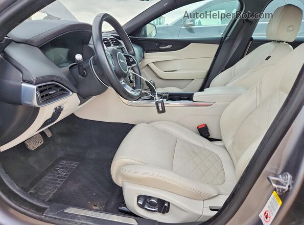SAJAP4FX4LCP58567 2020 JAGUAR XF Gray Front interior view