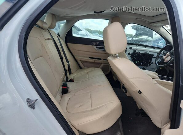 SAJBD4BV3GCY22394 2016 JAGUAR XF White 