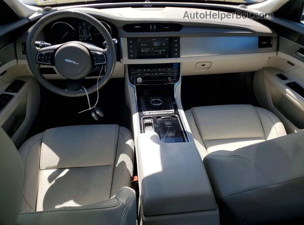 SAJBD4BV3HCY29881 2017 JAGUAR XF Gray წინა პანელის ხედი