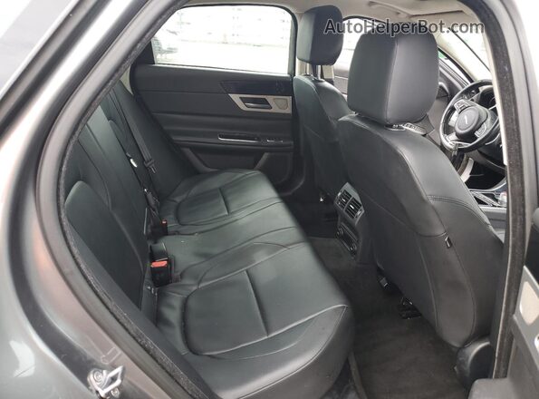 SAJBD4BV8GCY10046 2016 JAGUAR XF Gray Widok tylnych siedzeń
