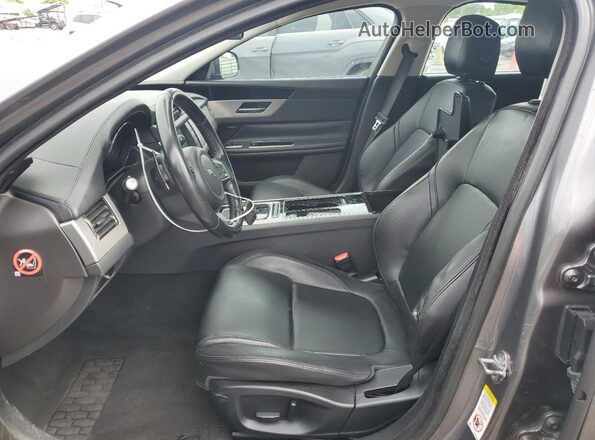 SAJBD4BV8GCY10046 2016 JAGUAR XF Gray Widok wnętrza z przodu