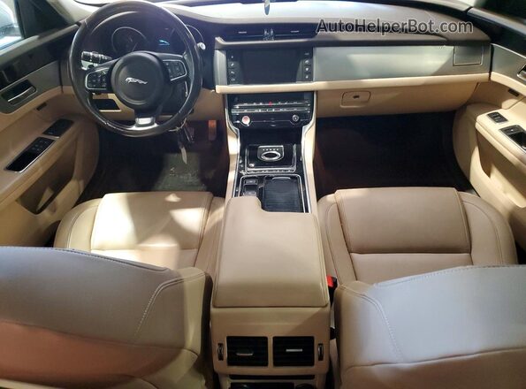 SAJBJ4BV5GCY16735 2016 JAGUAR XF Silver Vista del salpicadero