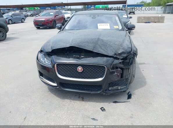 SAJBR4BV8HCY32860 2017 JAGUAR XF Черный Вид спереди