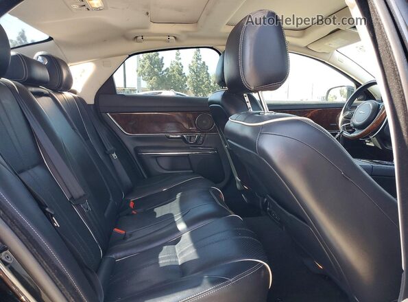 SAJWA1C73K8W19543 2019 JAGUAR XJ Black Vista de los asientos traseros