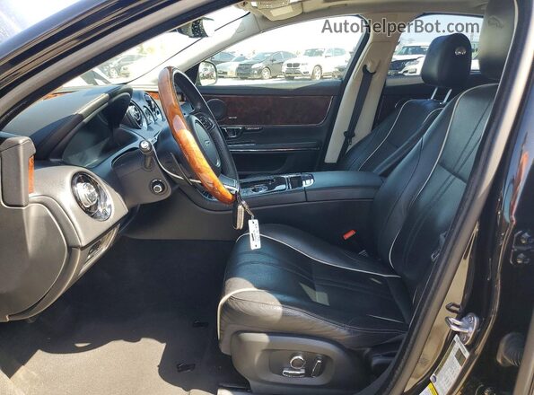 SAJWA1C73K8W19543 2019 JAGUAR XJ Black Vista interior delantera
