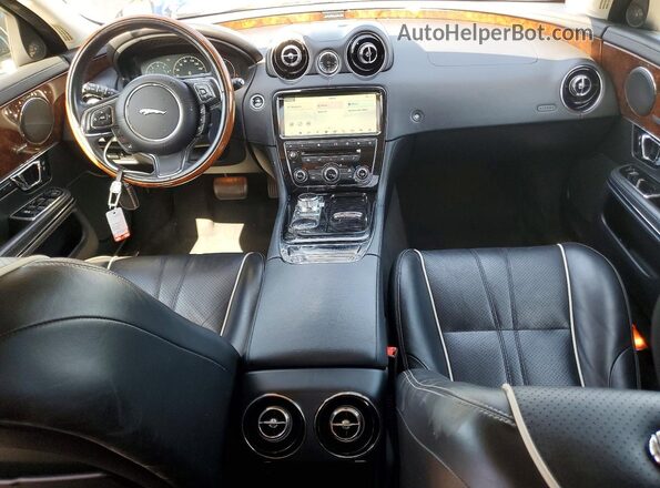 SAJWA1C73K8W19543 2019 JAGUAR XJ Black Vista del salpicadero