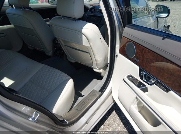 SAJWA2G73H8W03948 2017 JAGUAR XJ Silver VIN կոդի պիտակի տեսք
