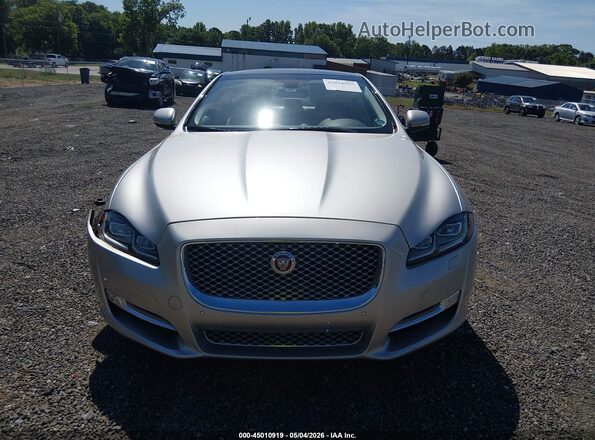 SAJWA2G73H8W03948 2017 JAGUAR XJ Silver Սարքավորումների վահանակի տեսք
