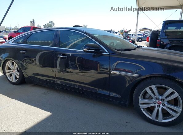 SAJWA2G73J8W13398 2018 JAGUAR XJ Black Rear interior view