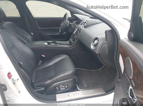 SAJWA2G7XK8W21645 2019 JAGUAR XJ Белый Вид салона спереди