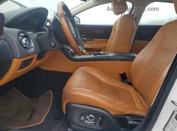SAJWJ2GD5H8W08719 2017 JAGUAR XJL White Вид салону спереду