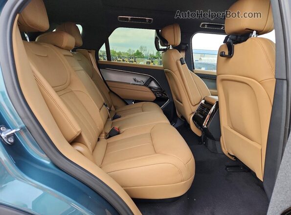 SAL1P9EU7TA623607 2026 LAND ROVER RANGE Green Rear interior view