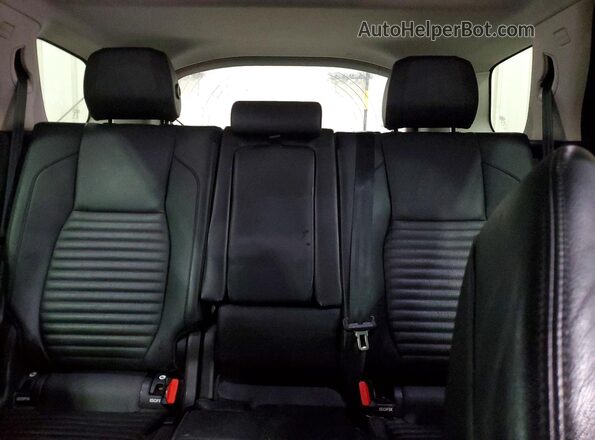 SALCJ2FX0LH871277 2020 LAND ROVER DISCOVERY Red Rear seats view