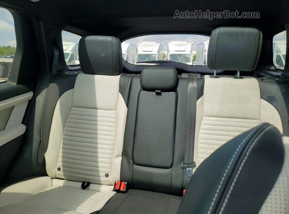 SALCL2FXXPH335775 2023 LAND ROVER DISCOVERY Blue Rear seats view