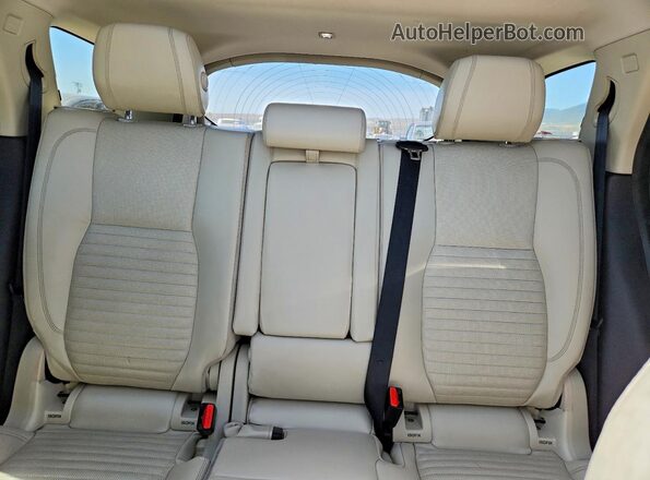 SALCT2FX4KH795295 2019 LAND ROVER DISCOVERY White Вид задніх сидінь
