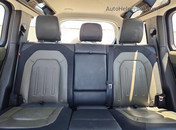 SALE37RUXN2087471 2022 LAND ROVER DEFENDER Green Widok tylnych siedzeń