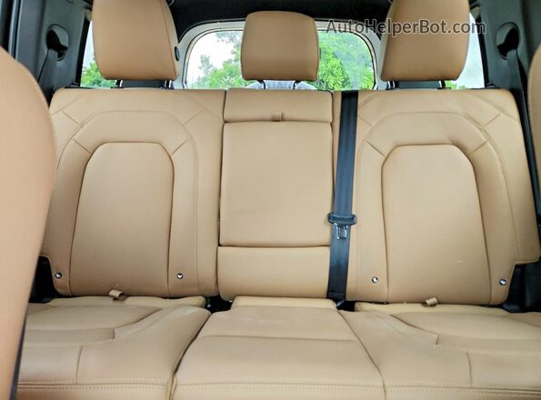 SALEJ7EX1S2404054 2025 LAND ROVER DEFENDER Green Вид задніх сидінь