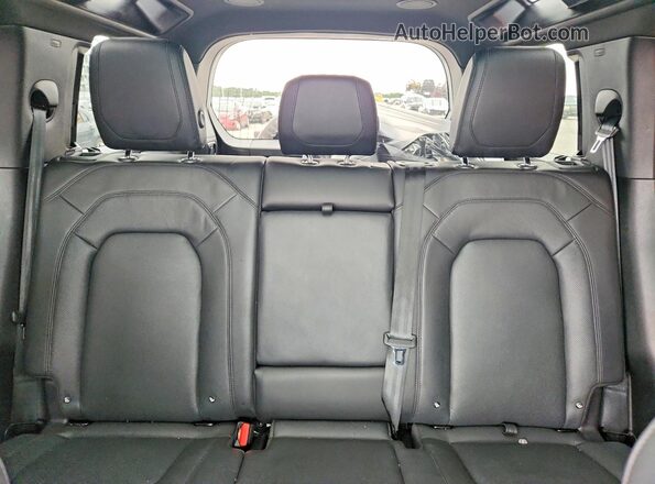 SALEP7EU0P2192095 2023 LAND ROVER DEFENDER Silver Вид задніх сидінь