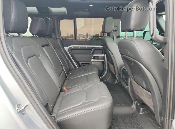 SALEP7EU0P2192095 2023 LAND ROVER DEFENDER Silver Вид задньої частини салону