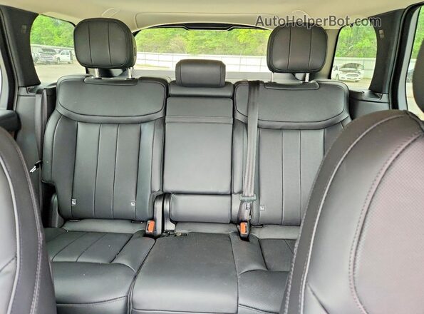 SALKP9F43SA285138 2025 LAND ROVER RANGE White Rear seats view
