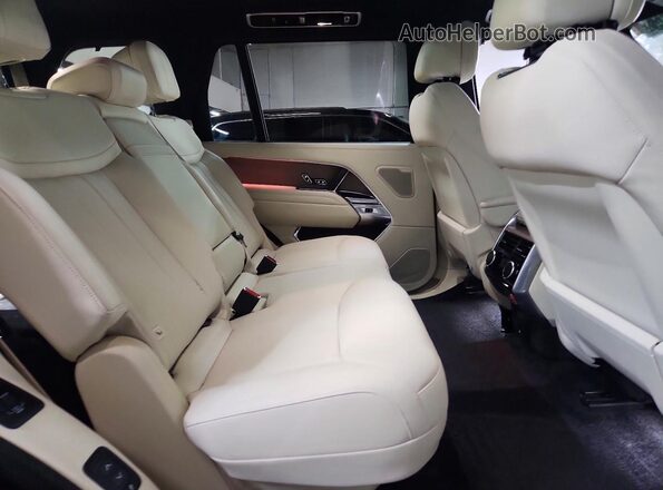 SALKPBE95RA245139 2024 LAND ROVER RANGE Черный Вид задней части салона