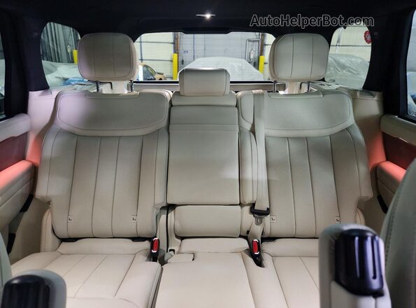 SALKPBE95RA245139 2024 LAND ROVER RANGE Черный Вид задних сидений