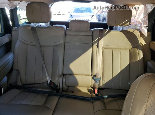 SALKPBFU2RA252584 2024 LAND ROVER RANGE Gray Rear seats view