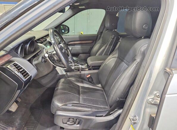 SALRRBBKXHA031097 2017 LAND ROVER DISCOVERY Silver Vista interior delantera