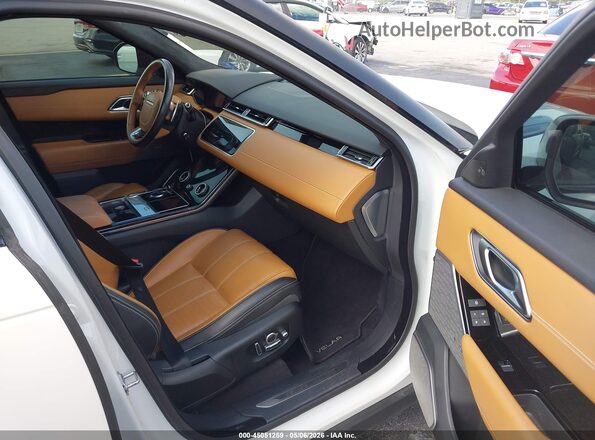 SALYM2EV0LA256623 2020 LAND ROVER RANGE ROVER VELAR Белый Вид салона спереди