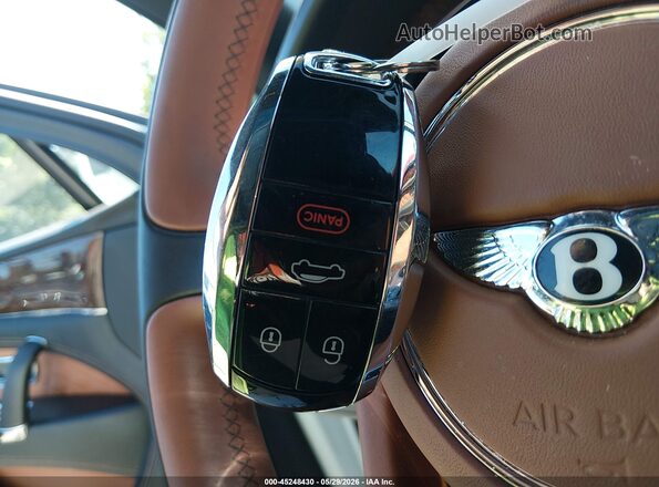 SJAAC2ZV0HC012621 2017 BENTLEY BENTAYGA Белый Вид панели приборов