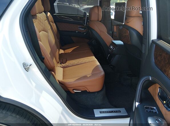 SJAAC2ZV0HC012621 2017 BENTLEY BENTAYGA Белый Вид наклейки с VIN-кодом